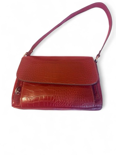Retro 2000s red croc - retro,