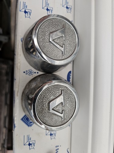 1970s volvo hub - , caps