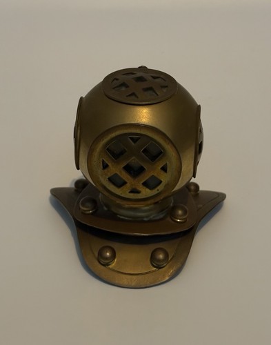 Miniature deep sea diving - miniature,