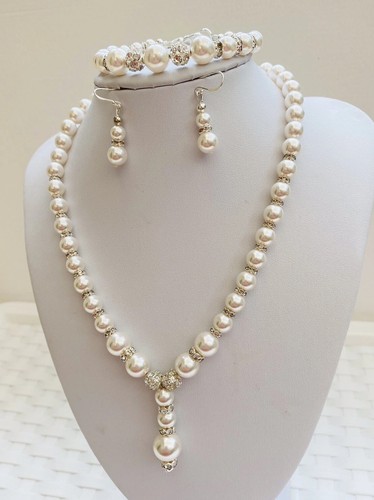 Bridal necklace backdrop - bridal,