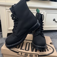Solovair 8 Eye Derby Boot