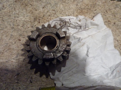Norton amc gearbox teeth - 20,
