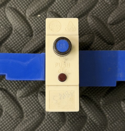 Wylex amp plug push - m2,