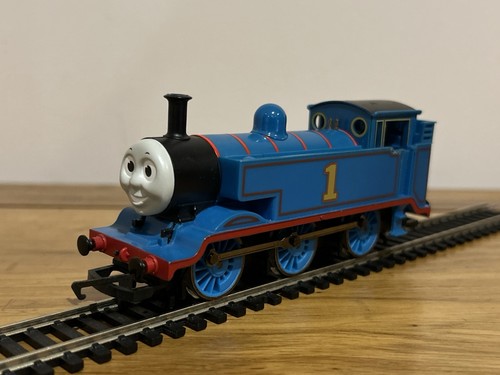 Hornby thomas the tank - thomas, engine