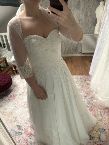 Simple ivory tulle wedding - ivory,