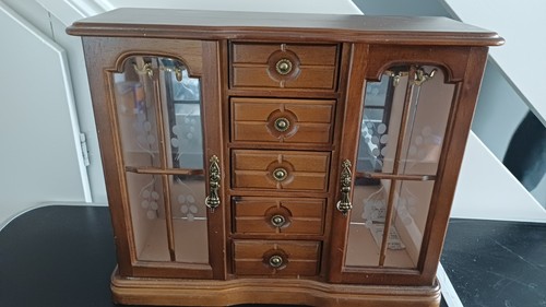 Vintage jewellery cabinet - vintage,