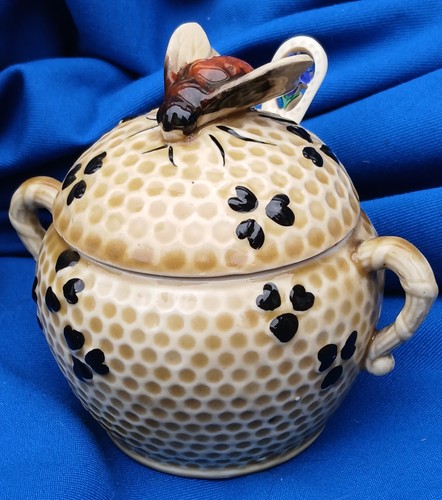 Ceramic honey pot with - 10,