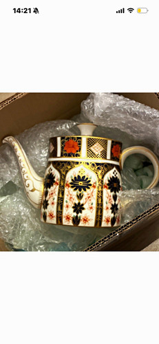 Royal crown derby imari 1128 - crown,