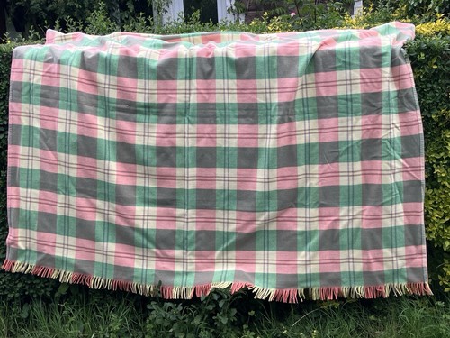 Beautiful vintage welsh wool - vintage,