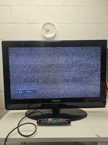Samsung tv television - 32”,