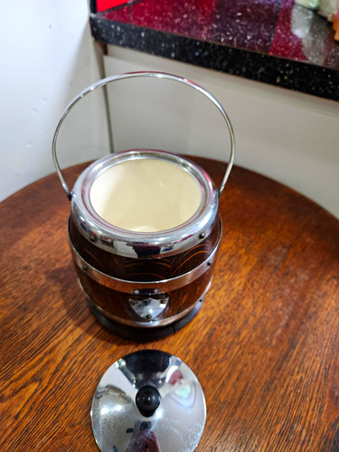 Retro barrel keg ice - retro,