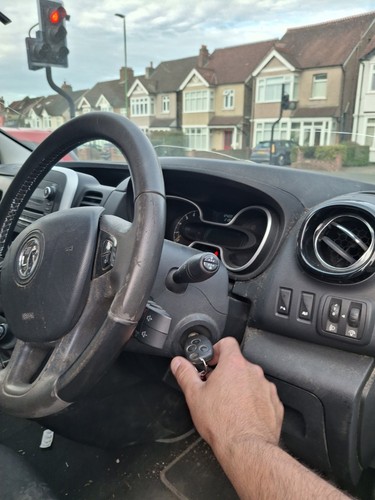 Vivaro 2015 lwb - mot, 06/25
