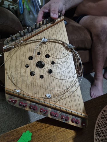 String wooden lap harp - 15,