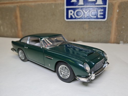 Aston martin db5 autoart - martin,
