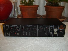 Roland SIP-301, Bass Guitar Preamp Compressor Equalizer Crossover, Vintage Unit