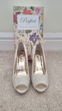 UK Size 6 Ivory Lace Low Heel