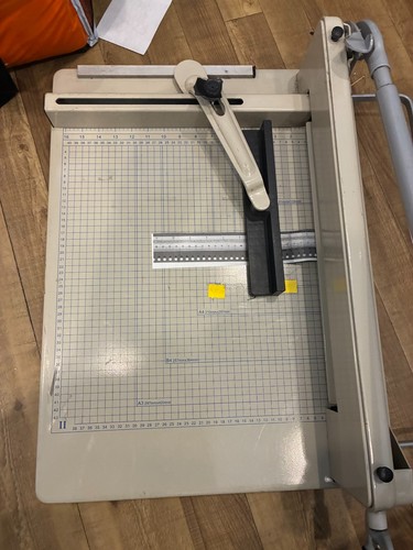 Heavy duty paper and card - heavy,
