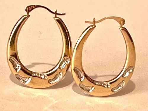 Pair ladies 9ct gold 375 - ladies,