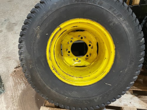 Front stud wheel - stud, +