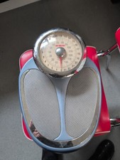 EKS Vintage Bathroom Weighing