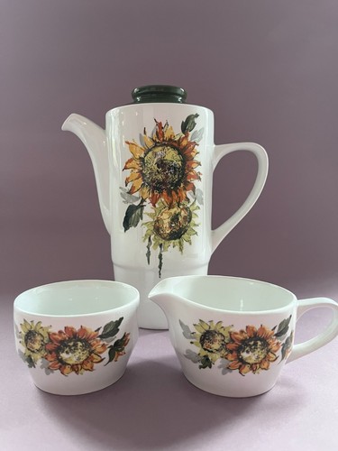 Vtg 1970s hostess tableware - vtg,