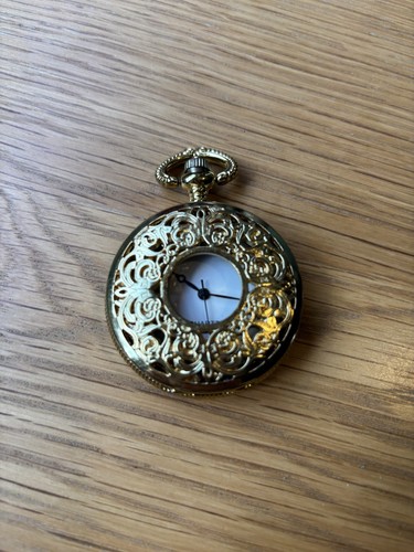Gold coloured filigree - coloured, design