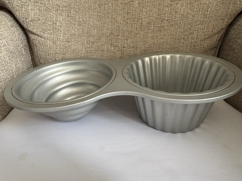 Wilton giant cupcake pan - giant,