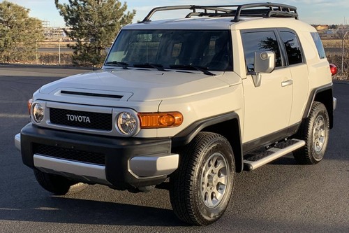 Toyota cruiser 2010 - fj,