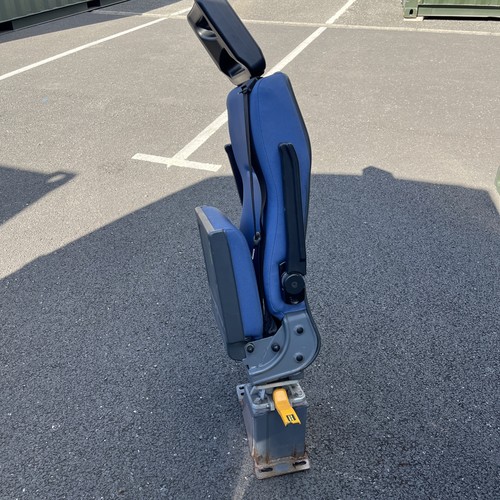 Folding swivel single seat - single,