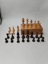 Staunton Type Chess Set Lardy
