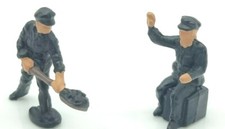 TRIANG HORNBY OO GAUGE STEAM TRAIN DRIVER & FIREMAN PAINTED DETAILED FIGURES