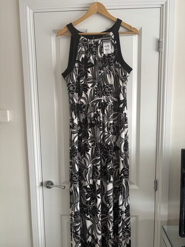 Wallis black white floral - &,