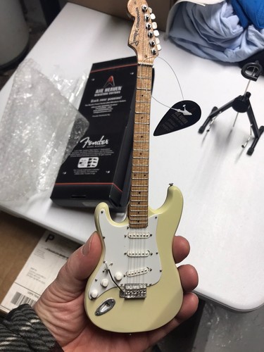 Axe heaven hendrix fender - heaven,