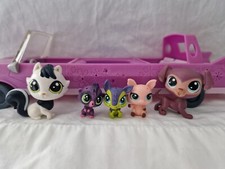 Littlest Pet Shop Stretch Limo Plus 5Figures (2 normal size and 3 smaller)