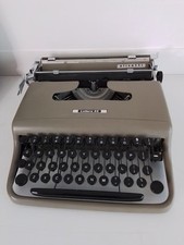 Vintage Olivetti Lettera 22 With Case