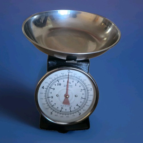 Traditional kitchen scales - traditional,