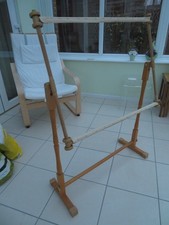 Elbesee - Tapestry Floor Stand - 28"x20" Maximum