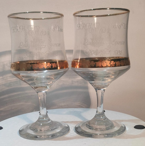 Commemorative glass wine - glass,