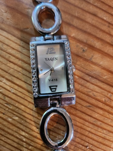 Ladies yaqin quartz wristwatch - ladies,