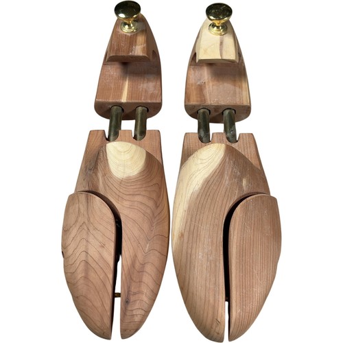 Wooden adjustable shoe - adjustable, trees
