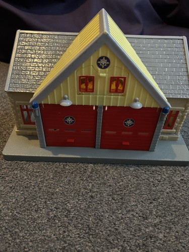Fireman sam fire station - fireman,