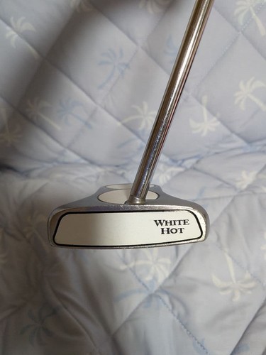 Odyssey white hot - hot, ball