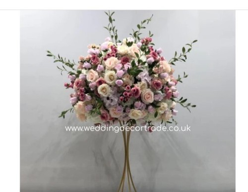 Textured floral centrepiece - textured,
