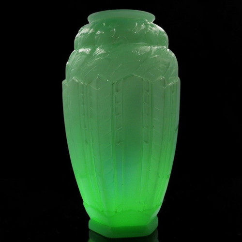 Jobling lambton uranium glass - jobling,