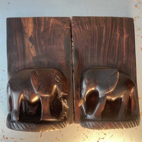 Lovely vintage carved wooden - lovely,