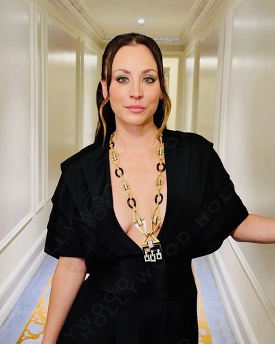 Kaley cuoco photo 8x10 - photo, glossy