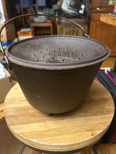 Vtg cast iron 7 - no., unbranded