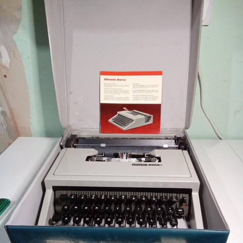 Retro olivetti dora beige - retro,