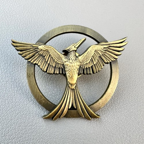 Hunger games mockingjay pin - games,