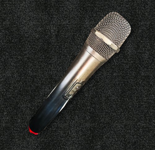 Wireless microphone system